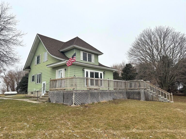 Johnson Realty Emmetsburg Area Land and Acreage