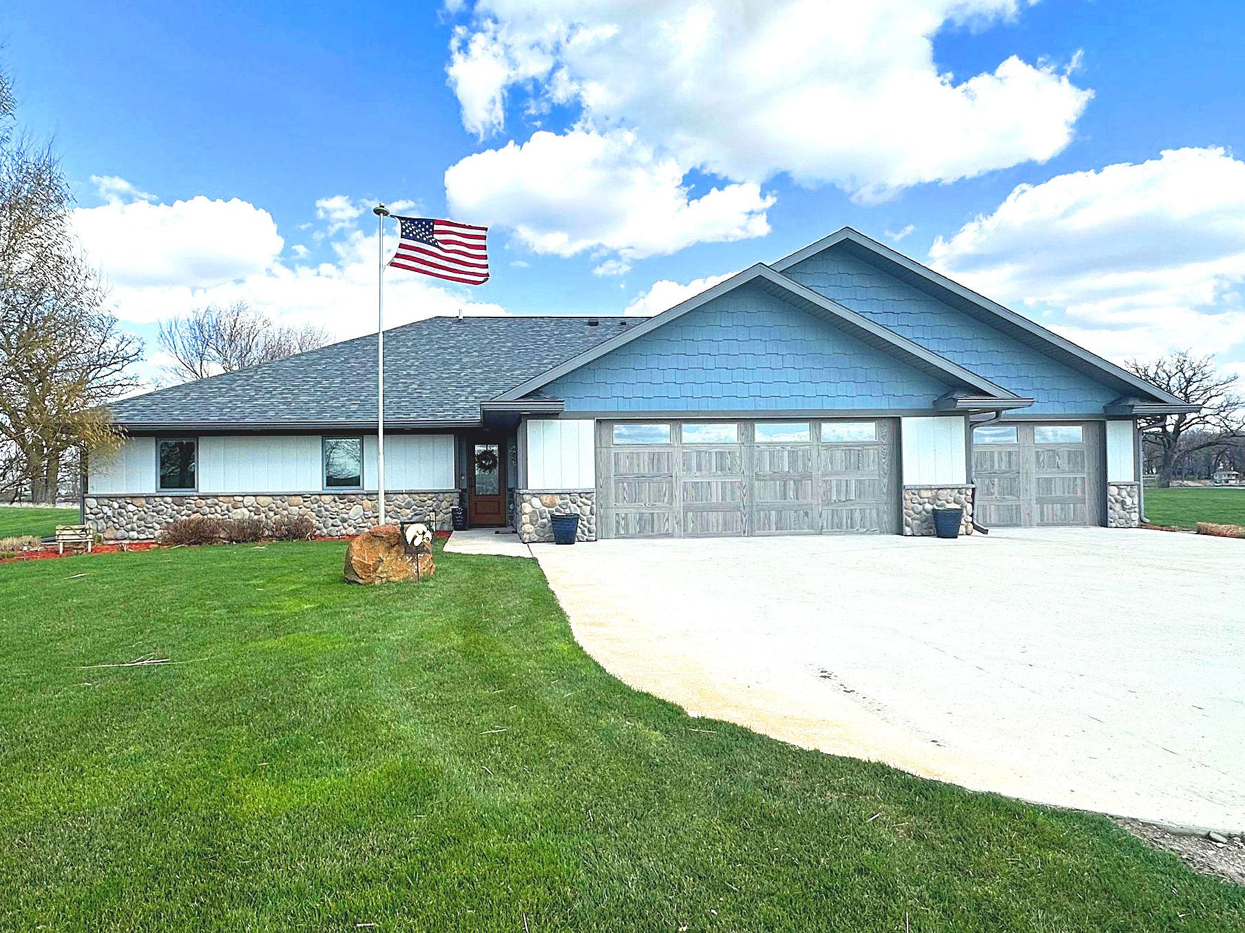 34808 Cy Hawk Ave, Emmetsburg, Iowa - Johnson Realty