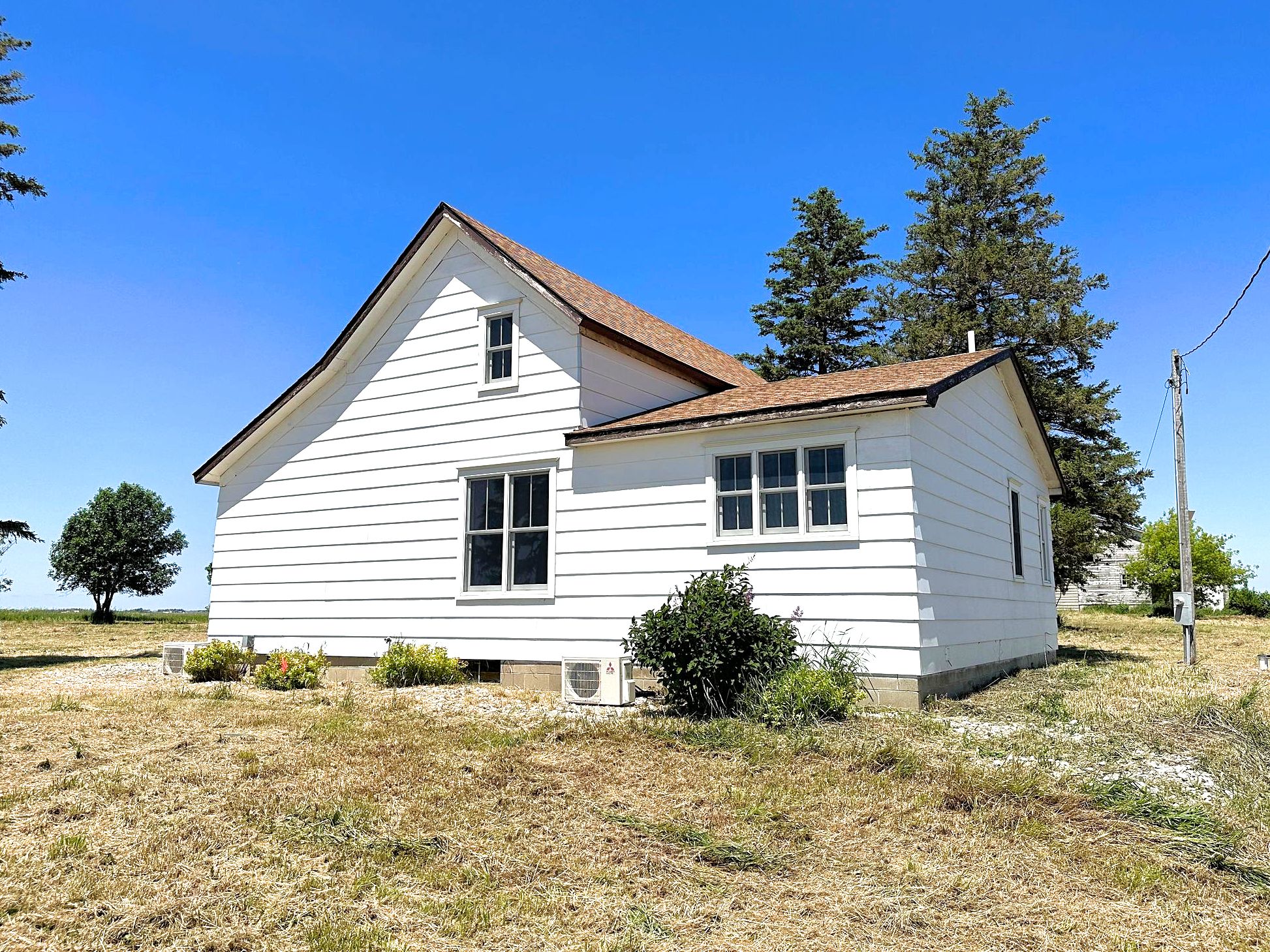 4679 475th Street, Mallard, Iowa Johnson Realty